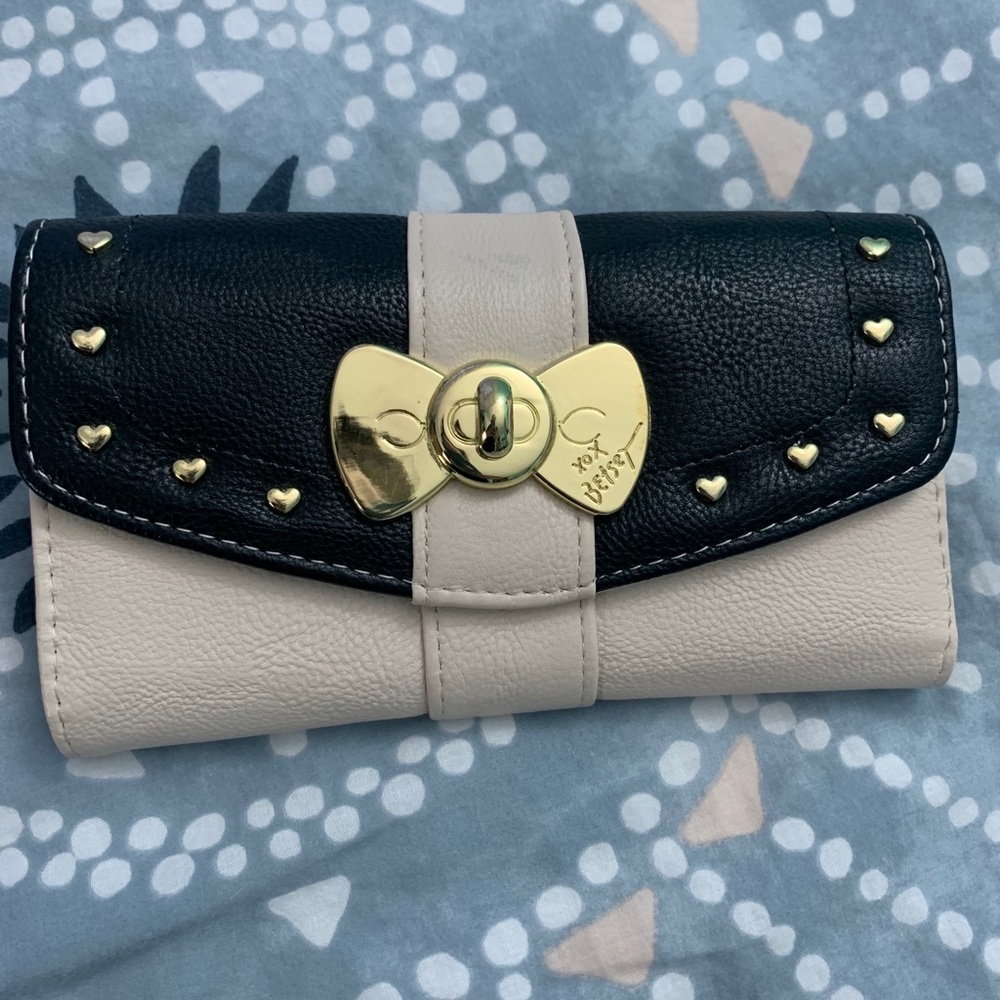 Betsey Johnson wallet